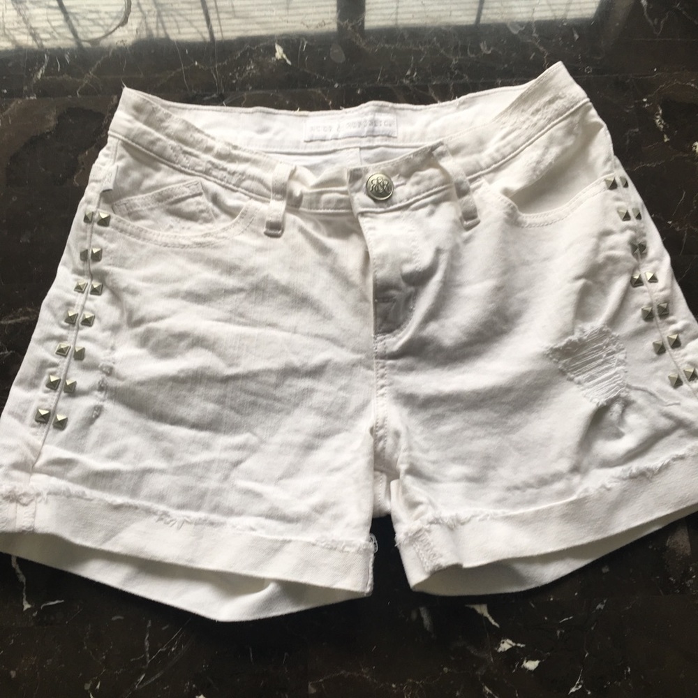 Rock & Republic White Distressed Shorts. Size 4